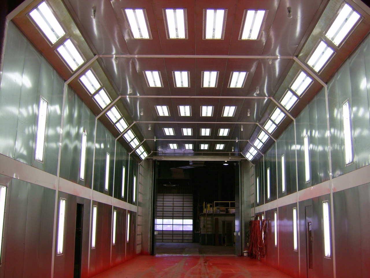 Crossdraft Paint Booth